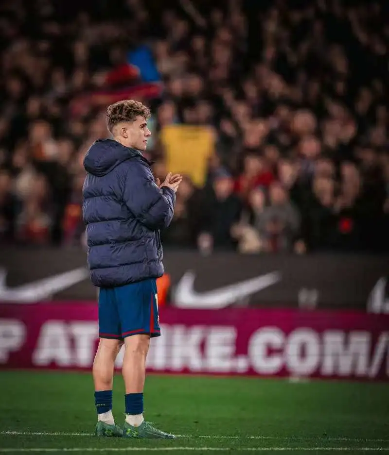 爱游戏体育-费尔明赛后社媒：为球队骄傲，凭借这样的斗志能取得大成就