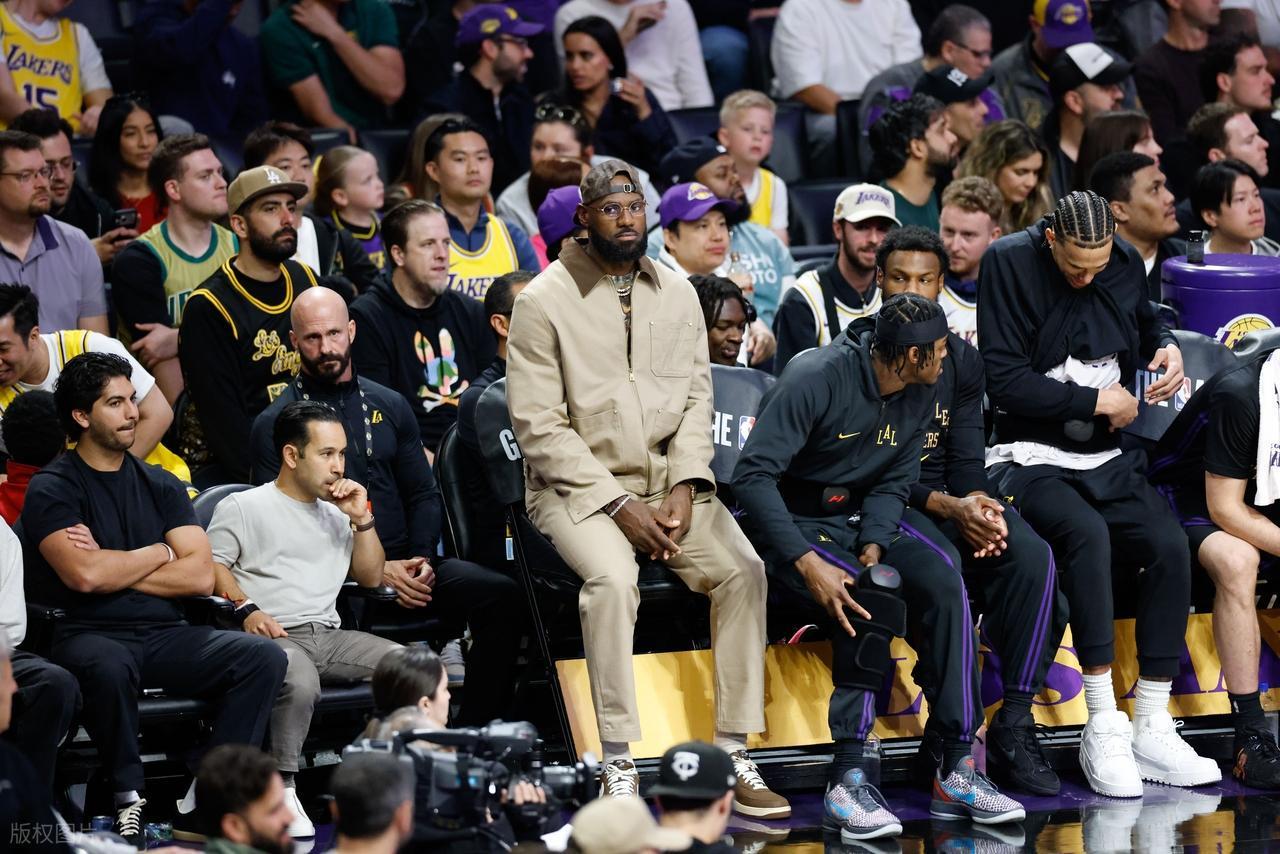 爱游戏体育-10负1胜！拿5260万顶薪，却打成球队累赘，你该重回骑士联手哈登